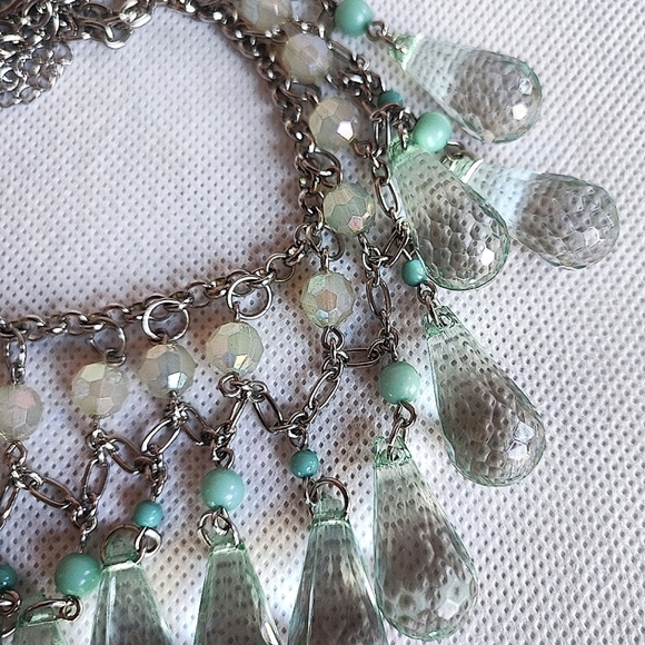 Acrylic Lucite Faceted Teardrop Glass Opaque Seafoam Necklace Silver Tone EUC - Picture 10 of 11